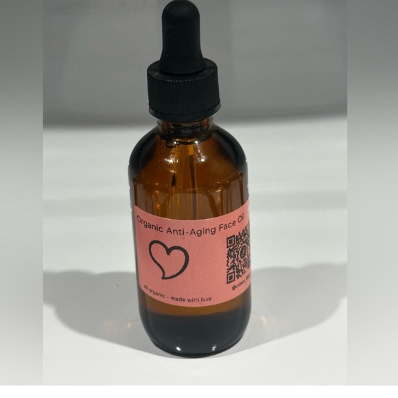 Organic Skincare Bundle - 8 Full Size Products and 4 Applicators - Picture 6 of 9